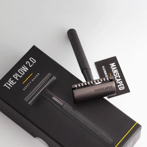 MANSCAPED® The Tool Box 5.0 Ultra with: The Lawn Mower® 5.0 Ultra Groin Groomer, Weed Whacker® 2.0 Nose & Ear Hair Trimmer, The Plow® 2.0, The Shears 3.0 Five Piece Nail Kit, The Shed Toiletry Bag - Image 5