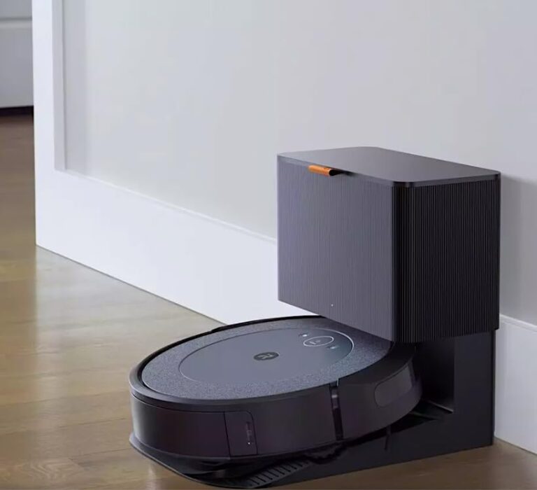 iRobot i5+ i555620 Robot Vacuum with Clean Base Automatic Dirt Disposal - Image 3