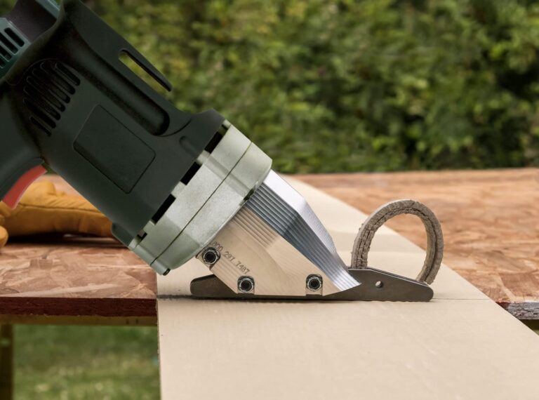 PacTool SS204 Snapper Shear Power Cutter and Gecko Gauge Siding Mounting Kit - Image 5