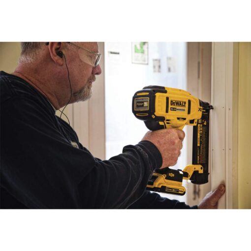 DEWALT 20V MAX* Cordless Brad Nailer Kit, 18GA (DCN680D1) - Image 8