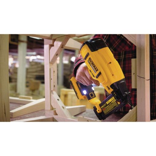 DEWALT 20V MAX* Cordless Brad Nailer Kit, 18GA (DCN680D1) - Image 5