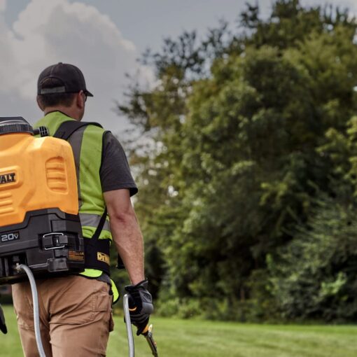 Dewalt 190681 20V MAX 4 gal. Lithium-ion Cordless Backpack Sprayer Kit (2 Ah) - Image 5