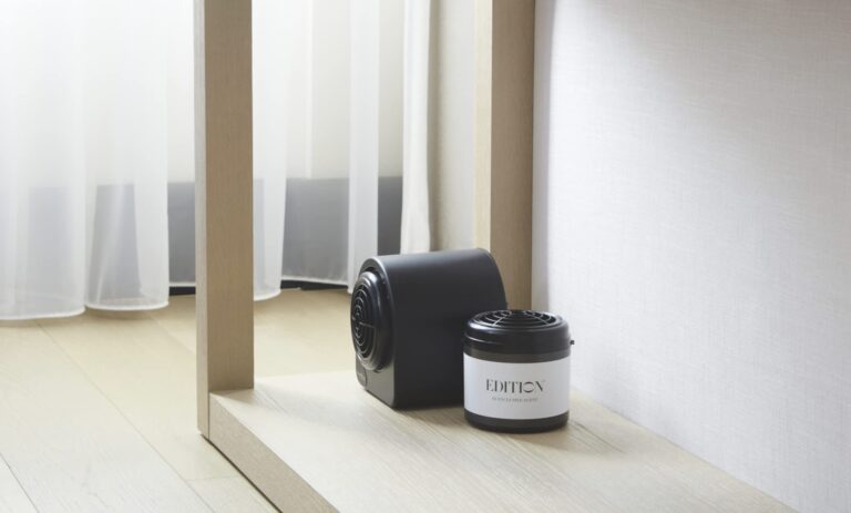 EDITION Fragrance Diffuser Set - Includes Scent Machine and Scent Cartridge - Notes of Black Tea, Sicilian Bergamot, and Cedarwood - Image 3