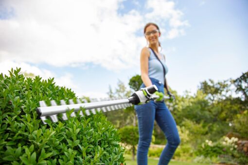 Gtech HT50 Cordless Pole Hedge Trimmer, 60 Mins Runtime Li-ion Battery | 53cm Cutting Length, 135° Adjustable Head with 10ft Range - Image 3