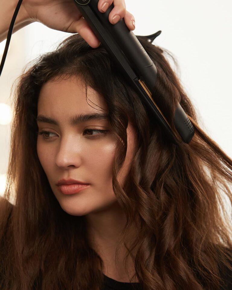 ghd Original Styler Travel Essentials Duo ― 1" Original Flat Iron Hair Straightener with Bodyguard Travel Heat Protectant Spray for Hair (1.7 fl. oz.) - Image 6