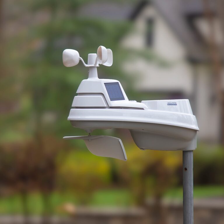 AcuRite Iris Wireless Weather Station Bundle with Remote Battery Pack - Image 5