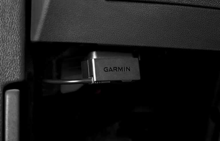 Garmin Dash Cam 67W, 180-degree FOV, 1440p, Monitor Your Vehicle w/Signature Constant Power Bundle - Image 2
