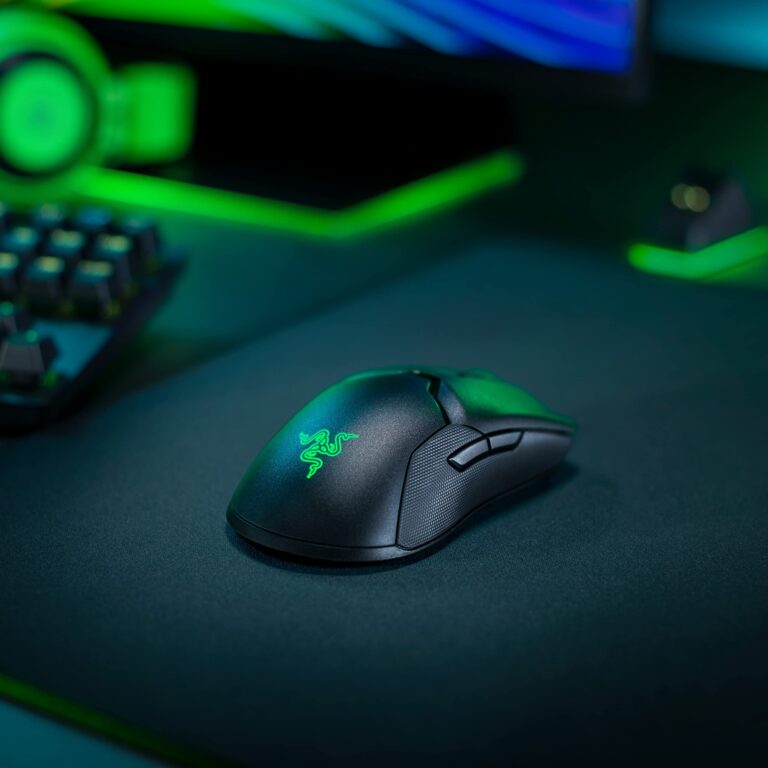 Razer Viper Ultimate Hyperspeed Lightest Wireless Gaming Mouse & RGB Charging Dock: Fastest Switch - 20K DPI Optical Sensor - Chroma Lighting - 8 Programmable Buttons - 70 Hr Battery - Image 5