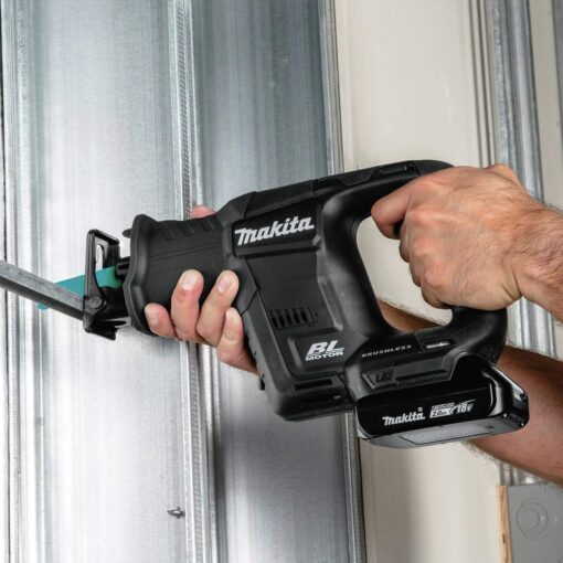 Makita XRJ07R1B 18V LXT Lithium-Ion Sub-Compact Brushless Cordless Recipro Saw Kit (2.0Ah) - Image 3
