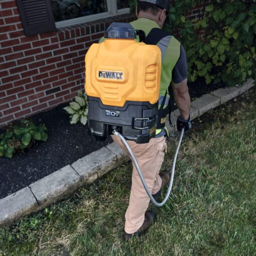 Dewalt 190681 20V MAX 4 gal. Lithium-ion Cordless Backpack Sprayer Kit (2 Ah) - Image 8