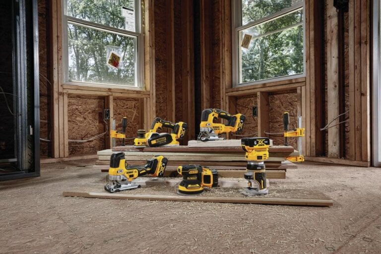 DEWALT 20V MAX Sander, Cordless, 5-Inch, 2.Ah, 8,000-12,000 OPM, Variable Speed Dial, Storage Bag, Battery and Charger Included (DCW210D1) - Image 4