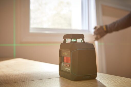 BOSCH GLL50-40G Green-Beam Self-Leveling 360 Degree Cross-Line Laser, Includes 4 AA Batteries, L-Bracket, Ceiling Clip, & Hard Carrying Case - Image 3