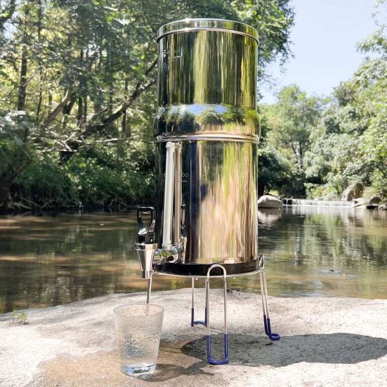 FACHIOO Gravity-fed Water Filter System, 2.25 Gallon Stainless Steel Countertop System with 2 Ceramics Filters Washable Filters, Metal Water Level Spigot and Stand,Reduce up to 99% Chlorine - Image 4