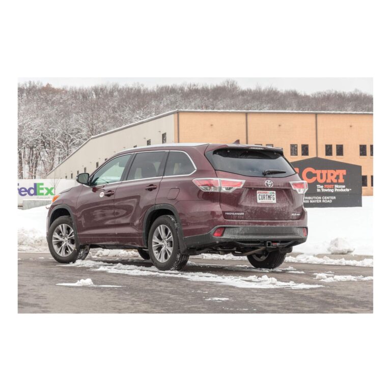 CURT 13200 Class 3 Trailer Hitch, 2-Inch Receiver, Fits Select Toyota Highlander, GLOSS BLACK POWDER COAT - Image 4