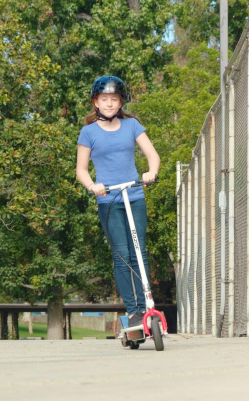 Razor E200 Electric Scooter for Kids Ages 13+ - 8" Pneumatic Tires, 200-Watt Motor, Up to 12 mph and 40 min of Ride Time, For Riders up to 154 lbs - Image 5