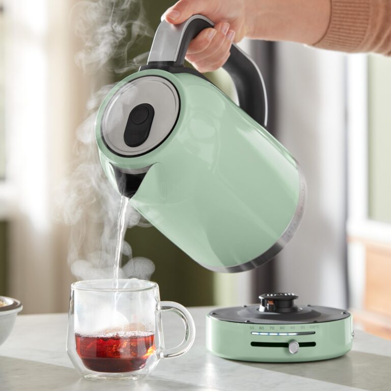 KitchenAid 1.7 Liter Electric Kettle, KEK1701 - Image 3