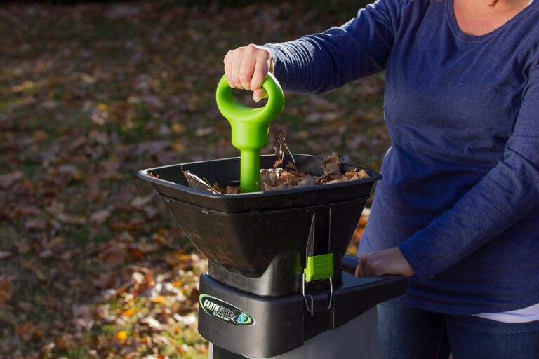 Earthwise GS70015 15-Amp Garden Corded Electric Chipper, Collection Bin - Image 3