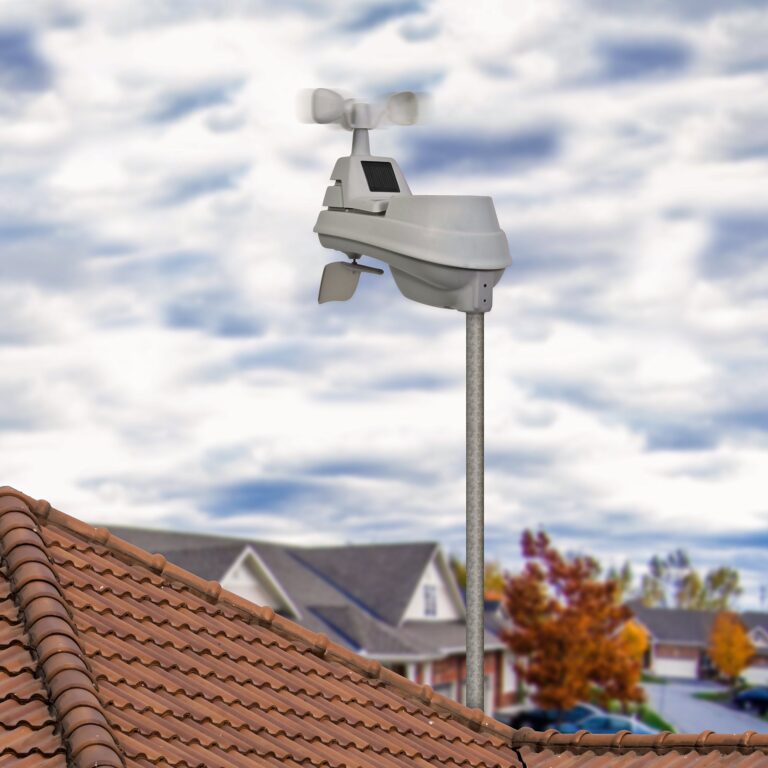 AcuRite Iris 01078 Wireless Weather Station with 2 Displays and 5-in-1 Weather Sensor: Temperature and Humidity Gauge, Rainfall, Wind Speed and Wind Direction - Image 3