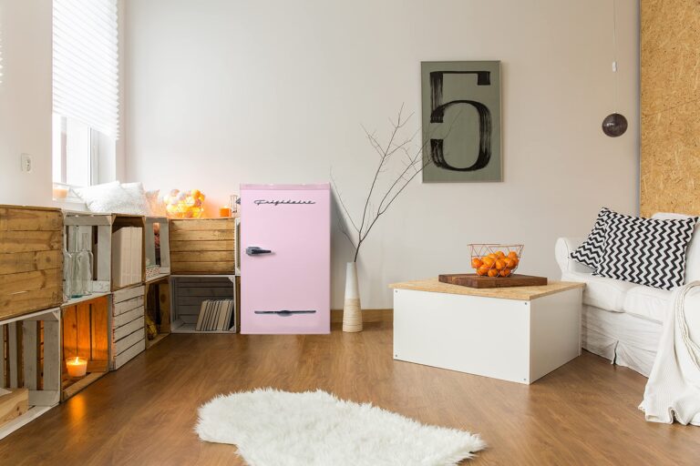 Frigidaire EFR376 Retro Bar Fridge Refrigerator with Side Bottle Opener, 3.2 cu. Ft, Pink/Coral - Image 4