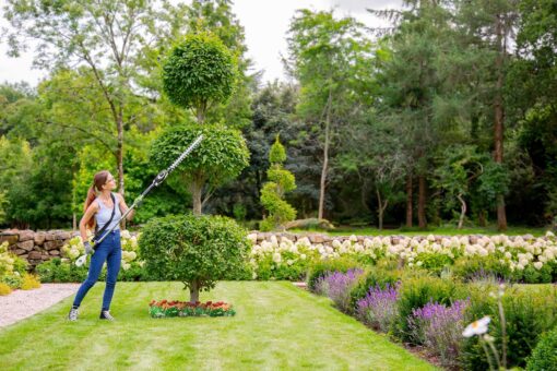 Gtech HT50 Cordless Pole Hedge Trimmer, 60 Mins Runtime Li-ion Battery | 53cm Cutting Length, 135° Adjustable Head with 10ft Range - Image 2