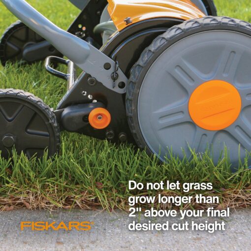 Fiskars Push Reel Lawn Mower, StaySharp, Self-Propelled Manual Eco-Friendly Cordless Grass Trimmer, 17" Cut Width - Image 4