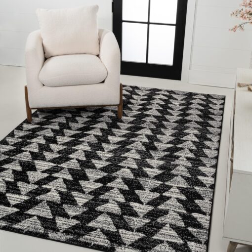 JONATHAN Y MOH206C-5 Aisha Moroccan Triangle Geometric Area Rug, Contemporary, Modern, Scandinavian, Minimalistic for Living Room, Dining Room, Bedroom, Kitchen, Black/Cream, 5 X 8