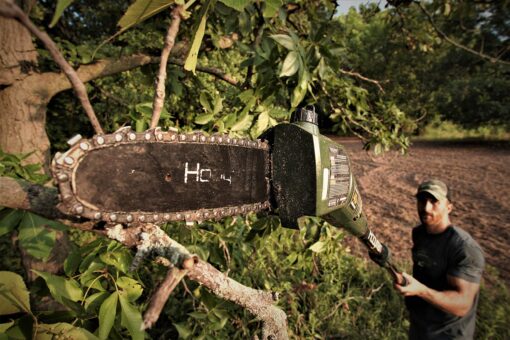 Hooyman Cordless 40 Volt Pole Saw with In-Line 8in Saw, Auto-Oiler, 40V Battery with Charge Indicator, Ergonomic Grip, and Carry Case for Cutting, Tree Trimming, Hunting, Camping, and Outdoors - Image 6