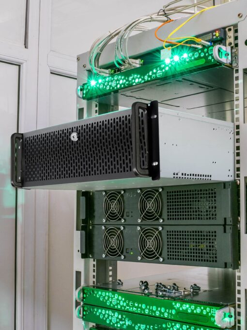 Rosewill 4U Server Chassis Rackmount Case | 15 3.5" HDD Bays | E-ATX Compatible | 6 Front 120mm Fans, 2 Rear 80mm Fans | 2X USB 3.0 | Front Panel Lock and Key | Silver/Black - RSV-L4500U - Image 6