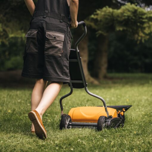 Fiskars Push Mower - 18" Cut Width Manual Reel Mower with No Motor - Grass Cutter with Steel Blades that Stay Sharp - Eco-Friendly Lawn Care - Image 3